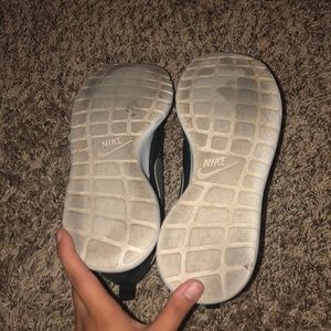 Nike Shoes - Nike Roshes size 7 Nike Shoes - Nike Roshes size 7